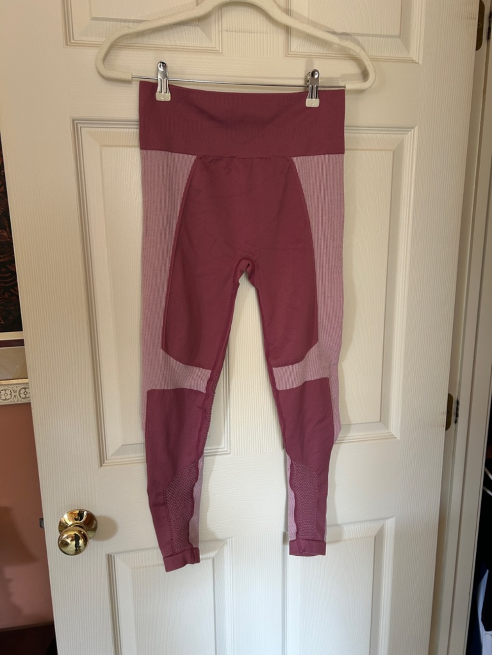 Fabletics Women’s’ Two-Tone Mauve/Pink Seamless Leggings
